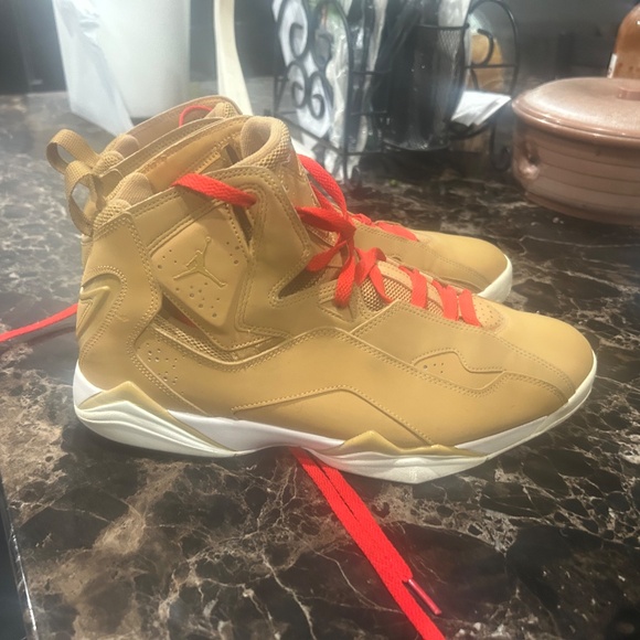 Jordan True Flight Golden Harvest main image 2